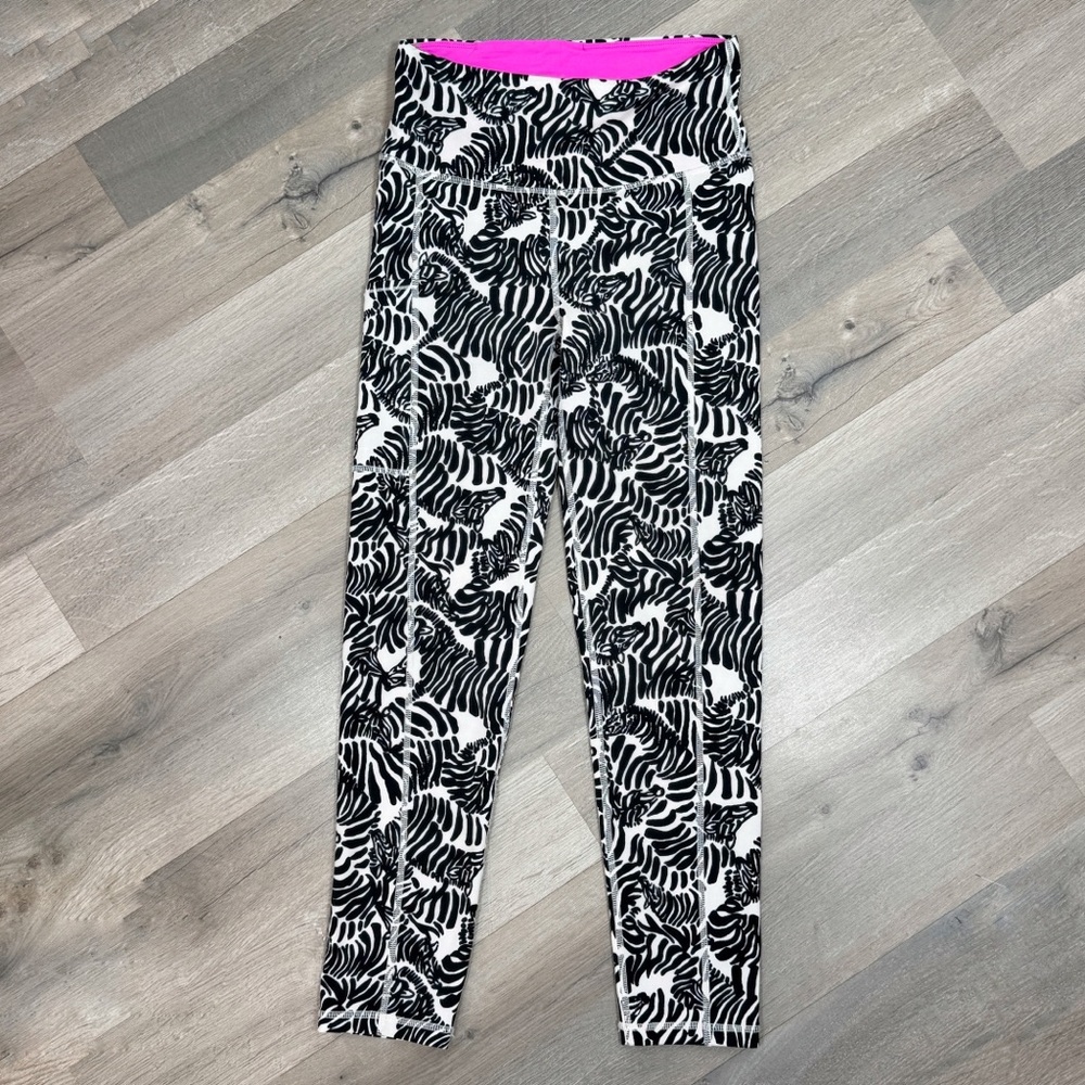 Lilly Pulitzer Lexletic Weekender Crop Midi Leggings Zebras Print XS - Picture 3 of 13